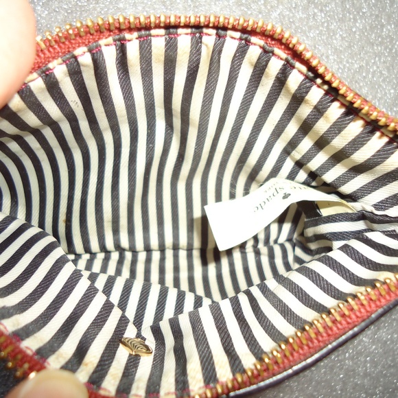 Kate Spade Cobble Hill Bee Burgundy Red Pebbled Leather Wristlet J183 - Picture 8 of 12